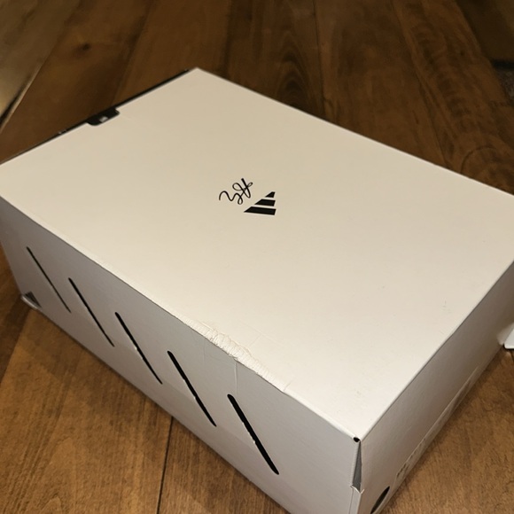 ADIDAS AE 1 ANTHONY EDWARDS WITH LOVE ACID ORANGE/BLACK US Size 7, Used - Picture 7 of 8